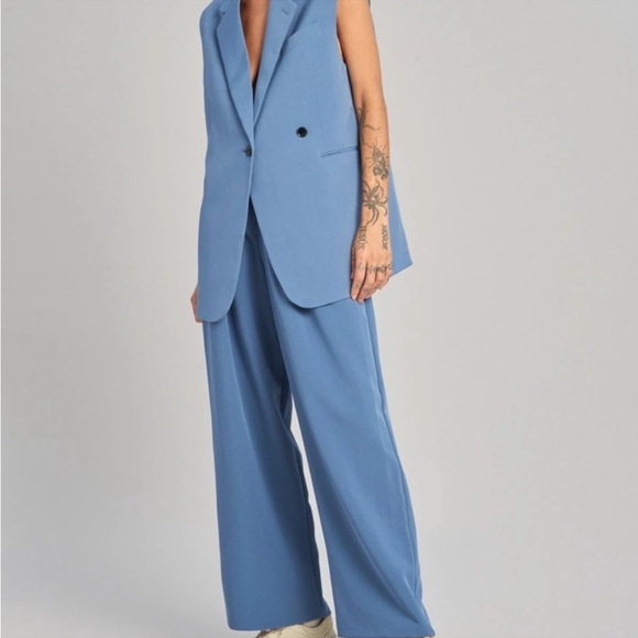 THE FRANKIE SHOP ELENI PLEATED PANTS / TROUSERS - Picture 2 of 8